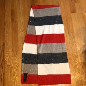 Tommy Hilfiger Classic Sequined Scarf 🧣